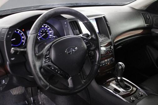2010 INFINITI G37x Base