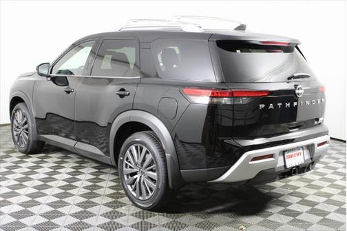 2025 Nissan Pathfinder SL 4WD
