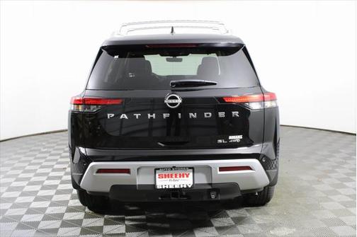 2025 Nissan Pathfinder SL 4WD