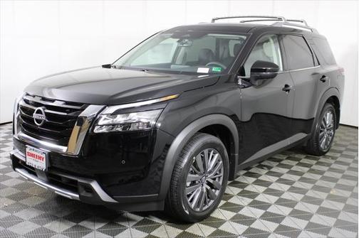 2025 Nissan Pathfinder SL 4WD