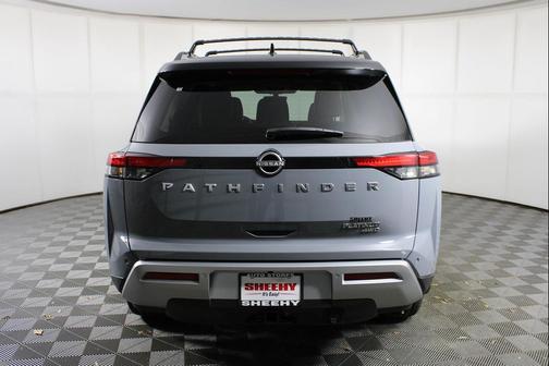 2025 Nissan Pathfinder Platinum 4WD