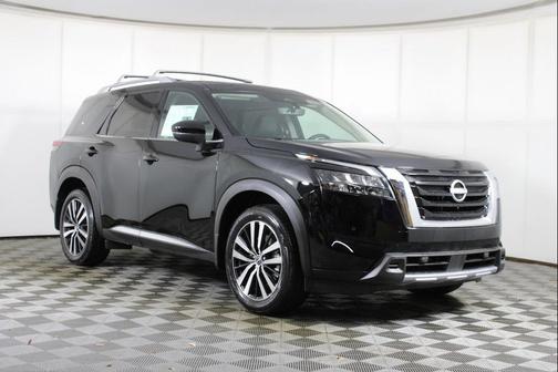 2025 Nissan Pathfinder Platinum 4WD