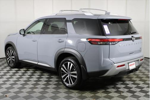 2025 Nissan Pathfinder Platinum 4WD