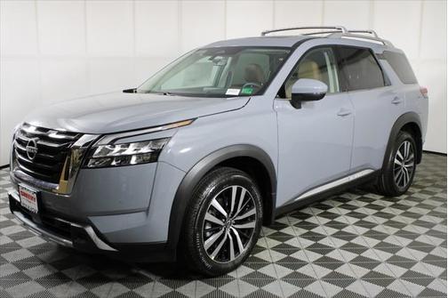 2025 Nissan Pathfinder Platinum 4WD