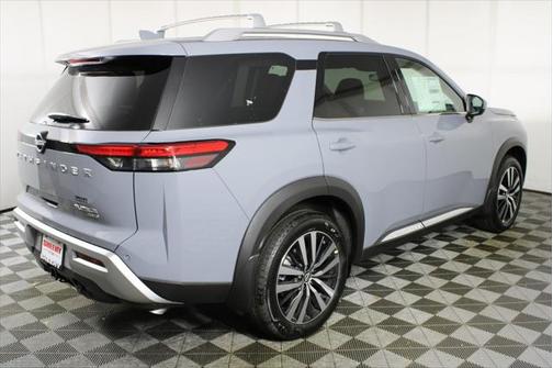2025 Nissan Pathfinder Platinum 4WD