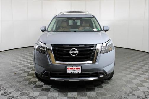 2025 Nissan Pathfinder Platinum 4WD