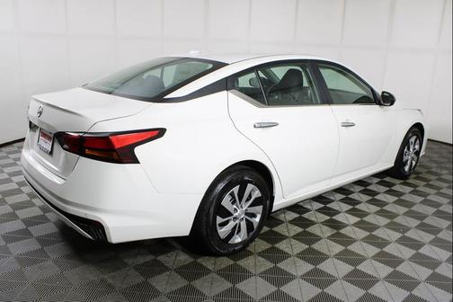 2025 Nissan Altima S FWD