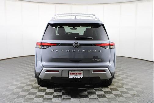 2025 Nissan Pathfinder Platinum 4WD