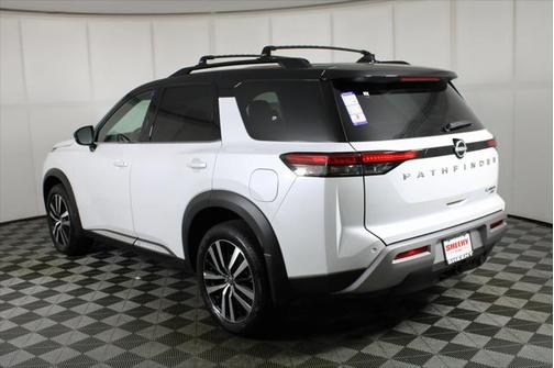 2025 Nissan Pathfinder Platinum 4WD