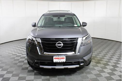 2025 Nissan Pathfinder Platinum 4WD