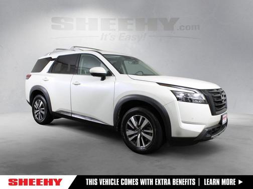 2023 Nissan Pathfinder SL 4WD