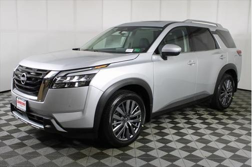 2025 Nissan Pathfinder SL 4WD