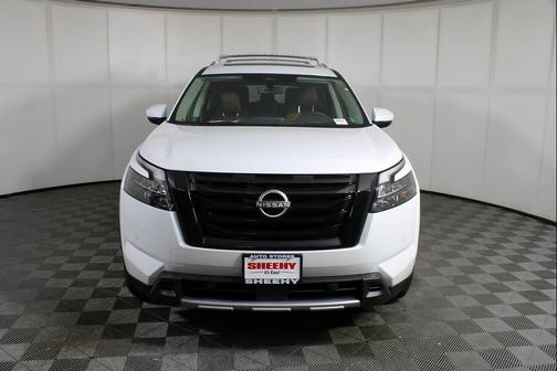 2025 Nissan Pathfinder Platinum 4WD