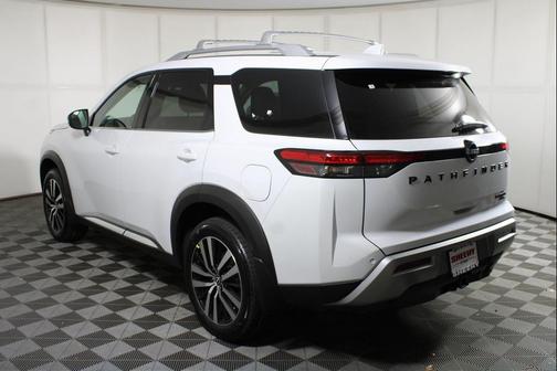 2025 Nissan Pathfinder Platinum 4WD