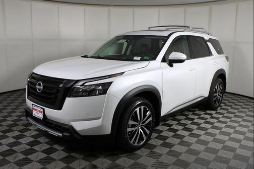 2025 Nissan Pathfinder Platinum 4WD