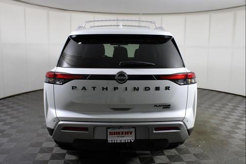 2025 Nissan Pathfinder Platinum 4WD