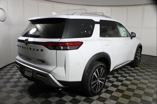 2025 Nissan Pathfinder Platinum 4WD