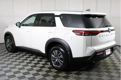2025 Nissan Pathfinder S