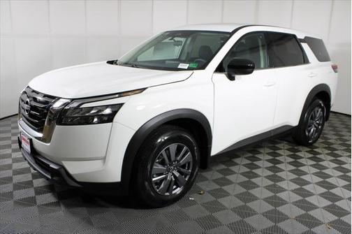 2025 Nissan Pathfinder S