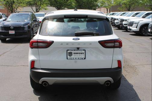 Oxford White 2023 Ford Escape SE