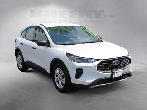 Oxford White 2023 Ford Escape SE