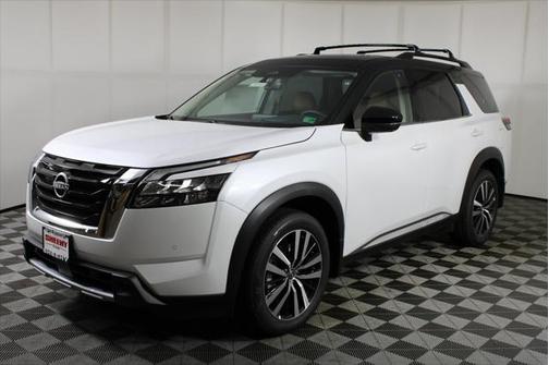 2025 Nissan Pathfinder Platinum 4WD