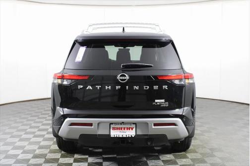 2025 Nissan Pathfinder Platinum 4WD