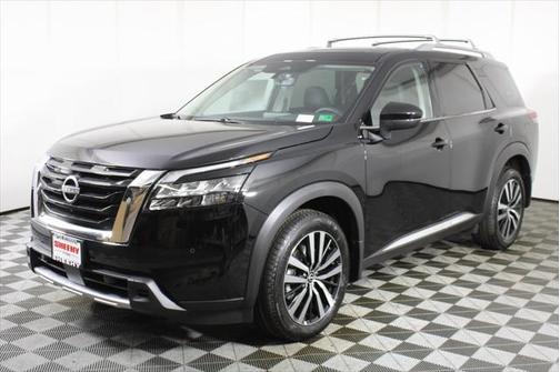 2025 Nissan Pathfinder Platinum 4WD