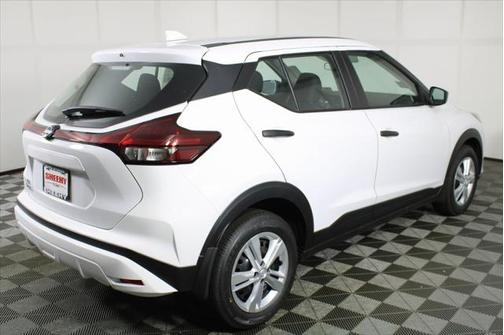 2025 Nissan Kicks S