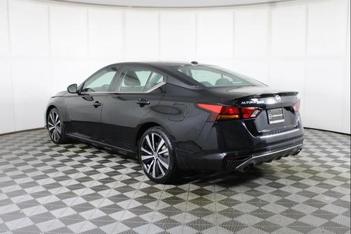2021 Nissan Altima SR FWD