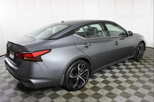 2025 Nissan Altima SR FWD