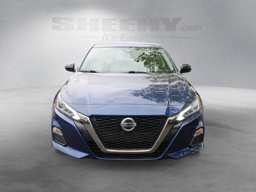 Deep Blue Pearl 2022 Nissan Altima SR FWD