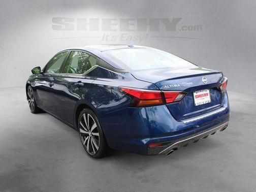 Deep Blue Pearl 2022 Nissan Altima SR FWD