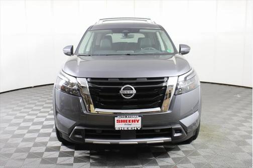2025 Nissan Pathfinder Platinum 4WD