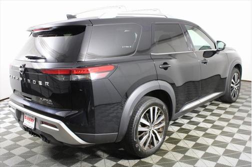2023 Nissan Pathfinder Platinum 4WD