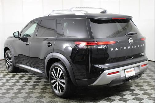 2023 Nissan Pathfinder Platinum 4WD