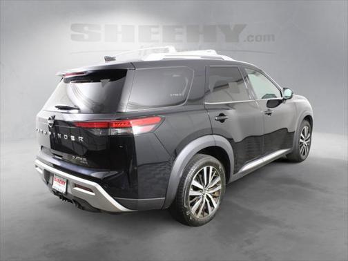 2023 Nissan Pathfinder Platinum 4WD
