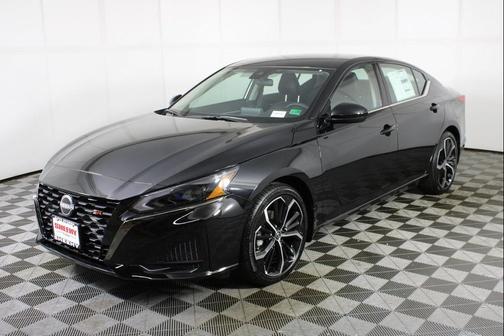 2025 Nissan Altima SR FWD