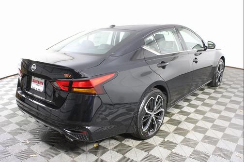 2025 Nissan Altima SR FWD