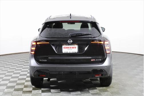 2025 Nissan Kicks SR