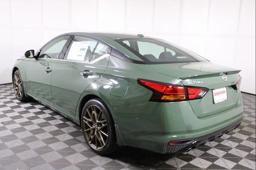 2025 Nissan Altima SR FWD