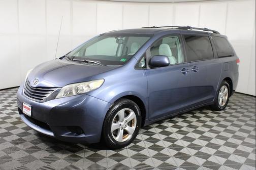 2013 Toyota Sienna LE