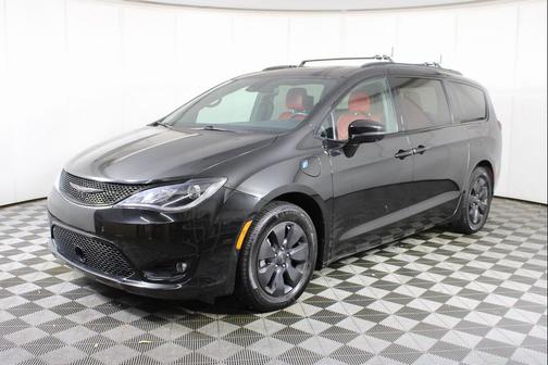 2020 Chrysler Pacifica Hybrid Red S Edition