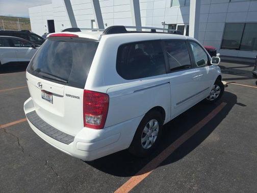 2007 Hyundai Entourage GLS