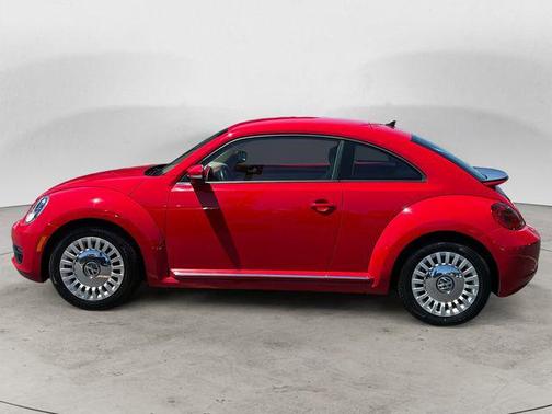 Tornado Red 2016 Volkswagen Beetle 1.8T SE