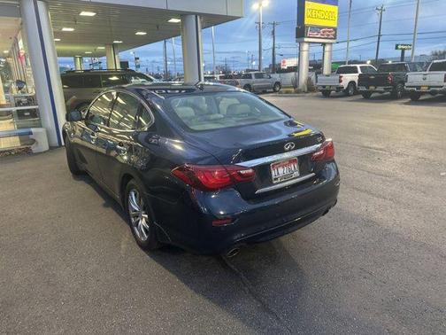 2019 INFINITI Q70 3.7 LUXE