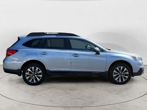 Ice Silver Metallic 2016 Subaru Outback 2.5i Limited