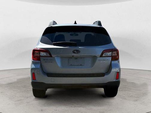 Ice Silver Metallic 2016 Subaru Outback 2.5i Limited