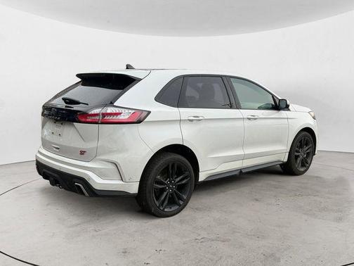 2022 Ford Edge ST