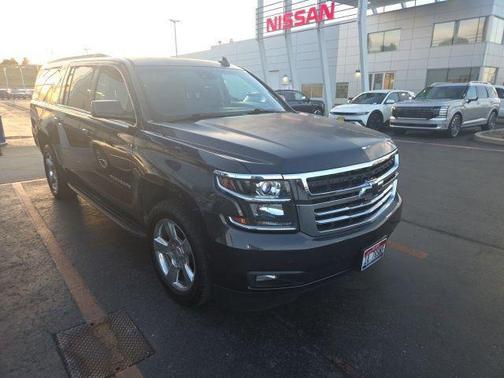 Tungsten Metallic 2017 Chevrolet Suburban LT